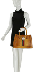 Hf Embossed Bee Accented Tote Set