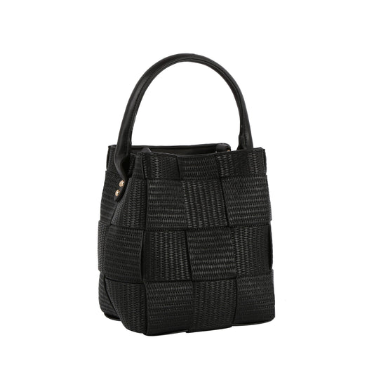 Weaved bucket bag