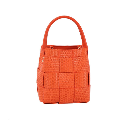 Weaved bucket bag