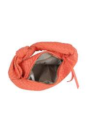 Woven tie handle shoulder
